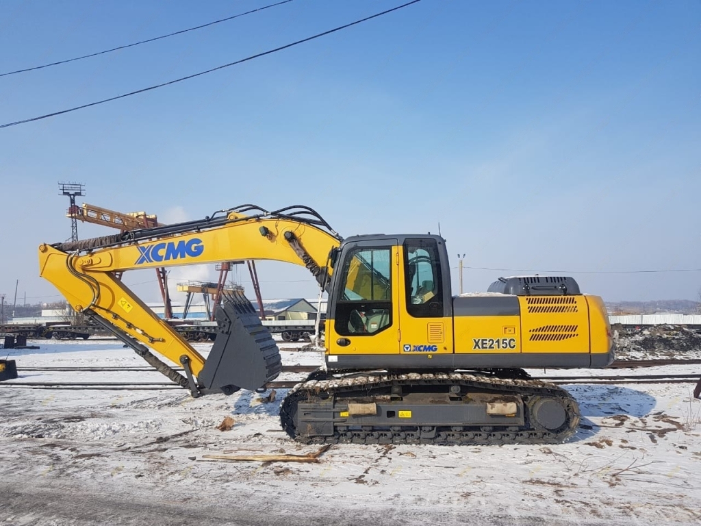 Экскаватор средней весовой категории XE215C: фотография 4