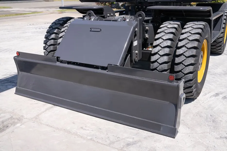 Колесный экскаватор XE180WD: фотография 3