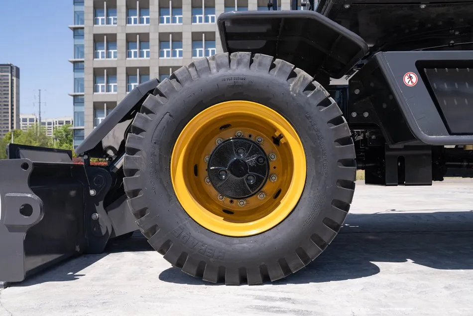 Колесный экскаватор XE180WD: фотография 4