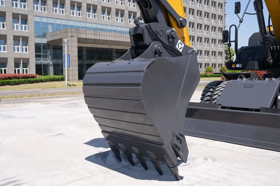 Колесный экскаватор XE180WD: фотография 5