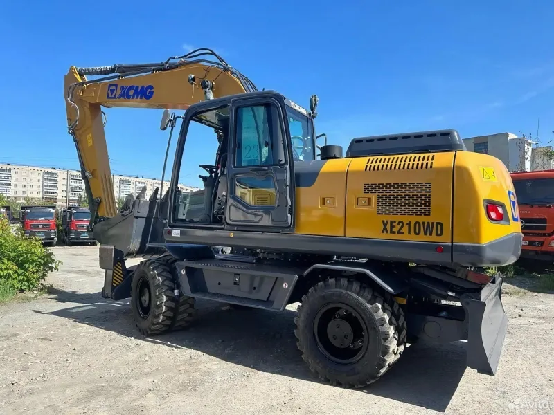 Колесный экскаватор XE210WD: фотография 3