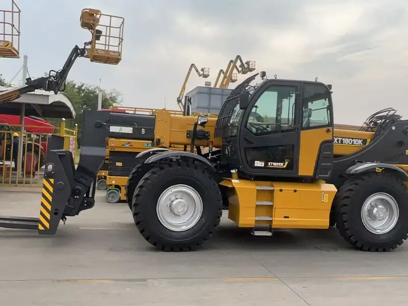 Телескопический погрузчик XT18010K: фотография 2